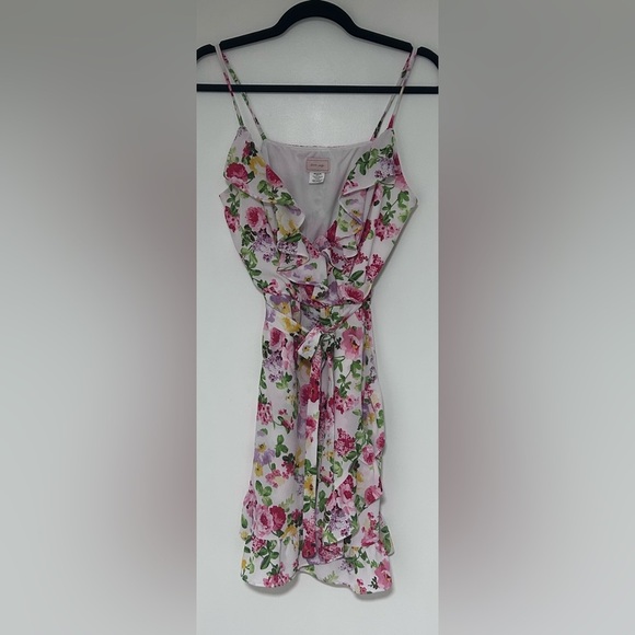 Love…Ady Floral Faux Wrap Dress Size Medium - Picture 1 of 7
